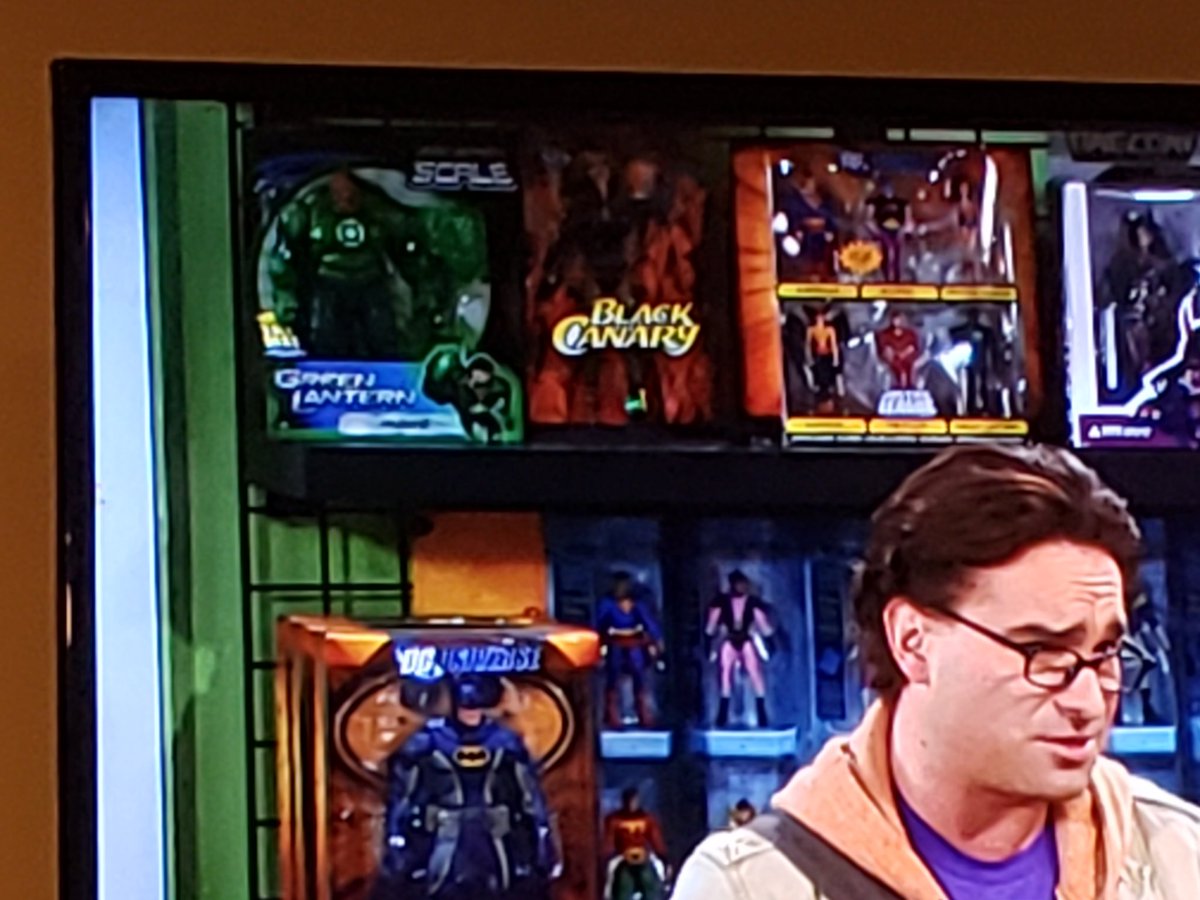 EmeraldEnthusi1's tweet image. Galactic Scale #Kilowog on the shelf in Stuart's store. Just in case you haven't noticed, I like the fact that the backdrop kept changing to showcase more #GreenLantern merchandise. #GreenLanternCorps #DCComics #TheBigBangTheory