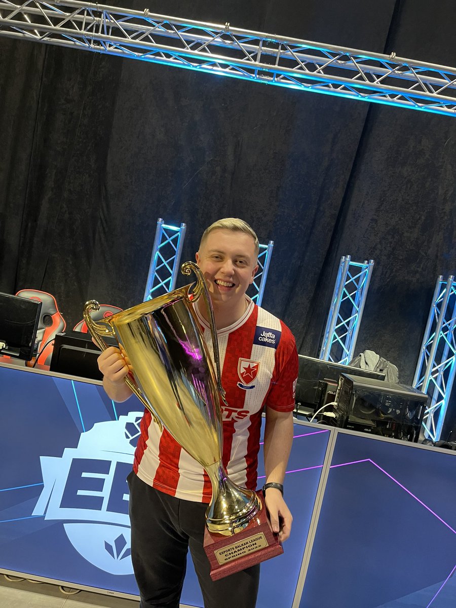 3rd EBL title, 3rd 3-0 win on lan! Feels so good to win and comeback after one of the hardest years in my life. Wouldn’t be possible without the boys @wondro1_ @TsiperakosLol @goldento4st @TasteLessLoL @ColamaxGG @chopsteekuru @milan_dumic @czvesports ❤️❤️❤️