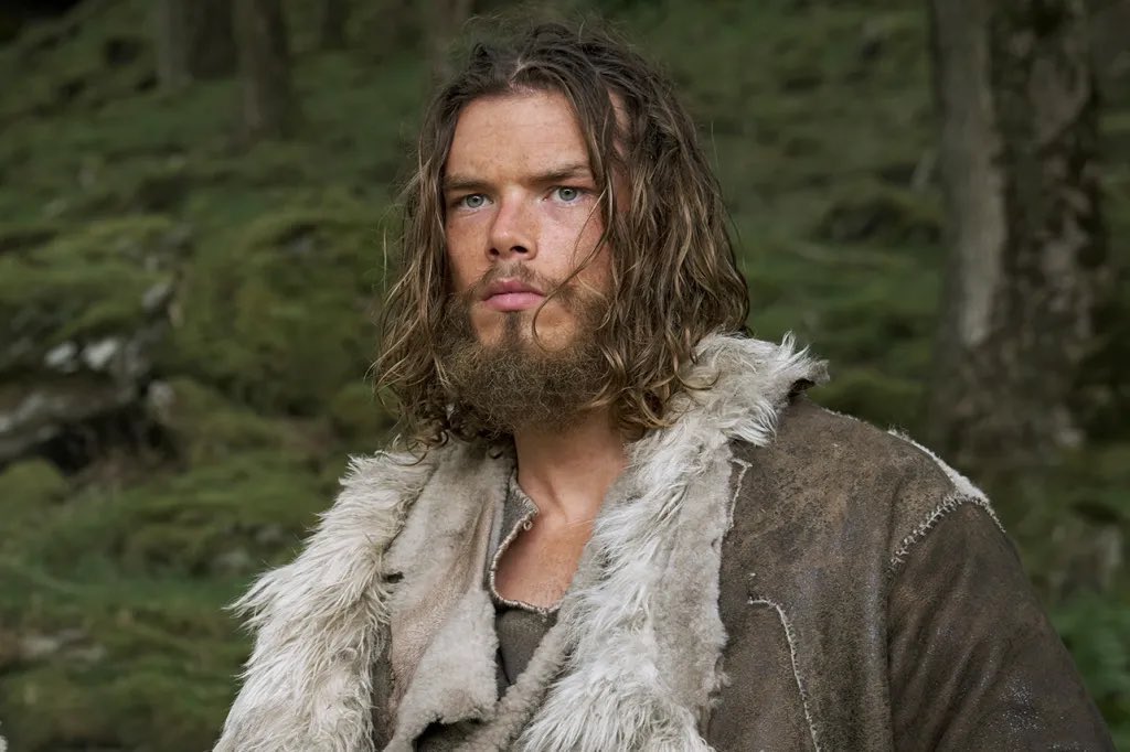 MahurCelal's tweet photo. Can’t believe I binged all episodes #VikingsValhalla through the night. The plot is amazing. 

The plot:🥵🤤 https://t.co/gmpWqDv7DV