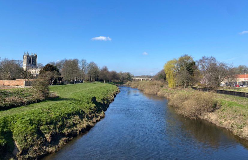 misscharlesyork's tweet photo. I don’t think we saw 20° in Tadcaster, but it definitely was the #WarmestDay of the year so far… Nice to see the sunshine back for round two☀️ https://t.co/6ia1j4VD7U