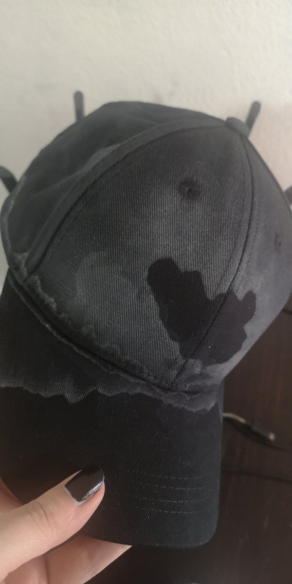 SeranneH's tweet photo. @MrPriceSport I got a black cap last month. It got soaked in sweat. Now it's got water stains. I've never had a cap of such bad quality that getting it slightly wet ruined it within a month of buying it. Not very sports friendly. https://t.co/FMG9yTp8zR