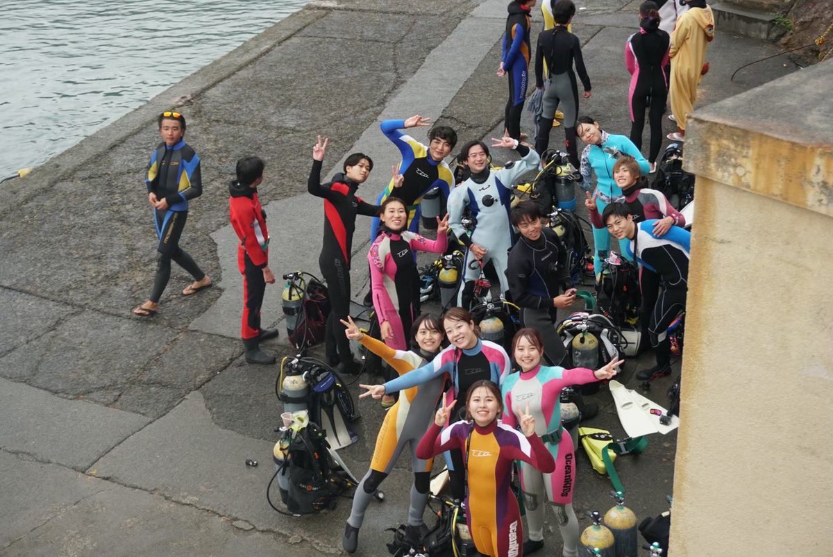 OceanKIDs012's tweet photo. 【ウエット】
ウエットスーツはみんな個性的!kidsでは自分好みの柄や色を組み合わせて世界に一つだけ��オリジナルスーツができちゃう🤩🤩
カラフルな色で映える写真撮ったり🧜単色で男らしく揃えたり🧞♂️
自分だけのウエットで最高の思い出いっぱい作ろー!!!
#春から大学生 #Oceankids #ウエット https://t.co/x1lXRjIhuE