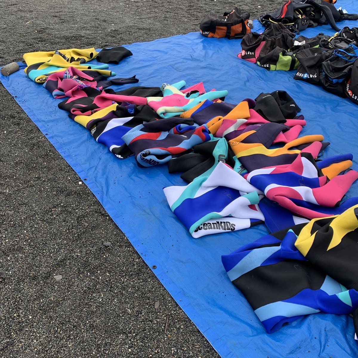 OceanKIDs012's tweet photo. 【ウエット】
ウエットスーツはみんな個性的!kidsでは自分好みの柄や色を組み合わせて世界に一つだけ��オリジナルスーツができちゃう🤩🤩
カラフルな色で映える写真撮ったり🧜単色で男らしく揃えたり🧞♂️
自分だけのウエットで最高の思い出いっぱい作ろー!!!
#春から大学生 #Oceankids #ウエット https://t.co/x1lXRjIhuE