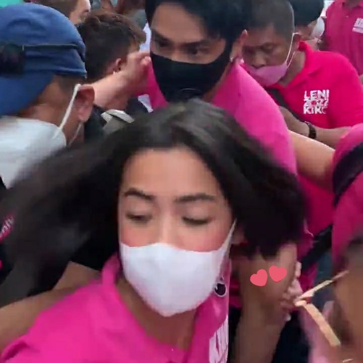 alwaysdnbll's tweet photo. ate elluh be like:
kalmahan niyo may belle na yan, walang aagaw for todays vidyow 🤨🤨 https://t.co/IM3XoqEJF4