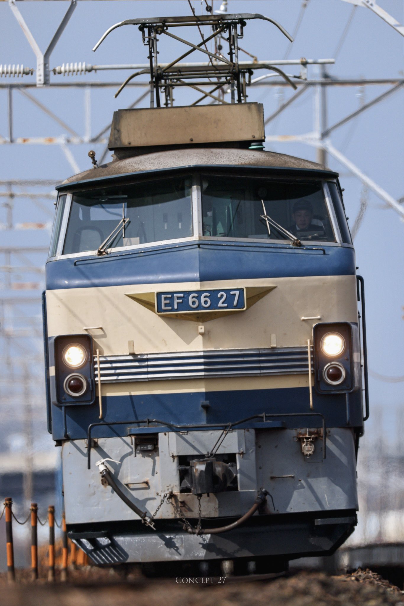 F Red 束の間の休日 撮り重ねたデータを見返す 今改正でef66の運用は激減 失われた運用を見ながら いつか快晴の日に などと後回しになっていたポイントを思い出し 失われた列車 の貴重さを噛み締める 春のお約束 Ef66 27 号機 7 1092レ 稲沢 東タ