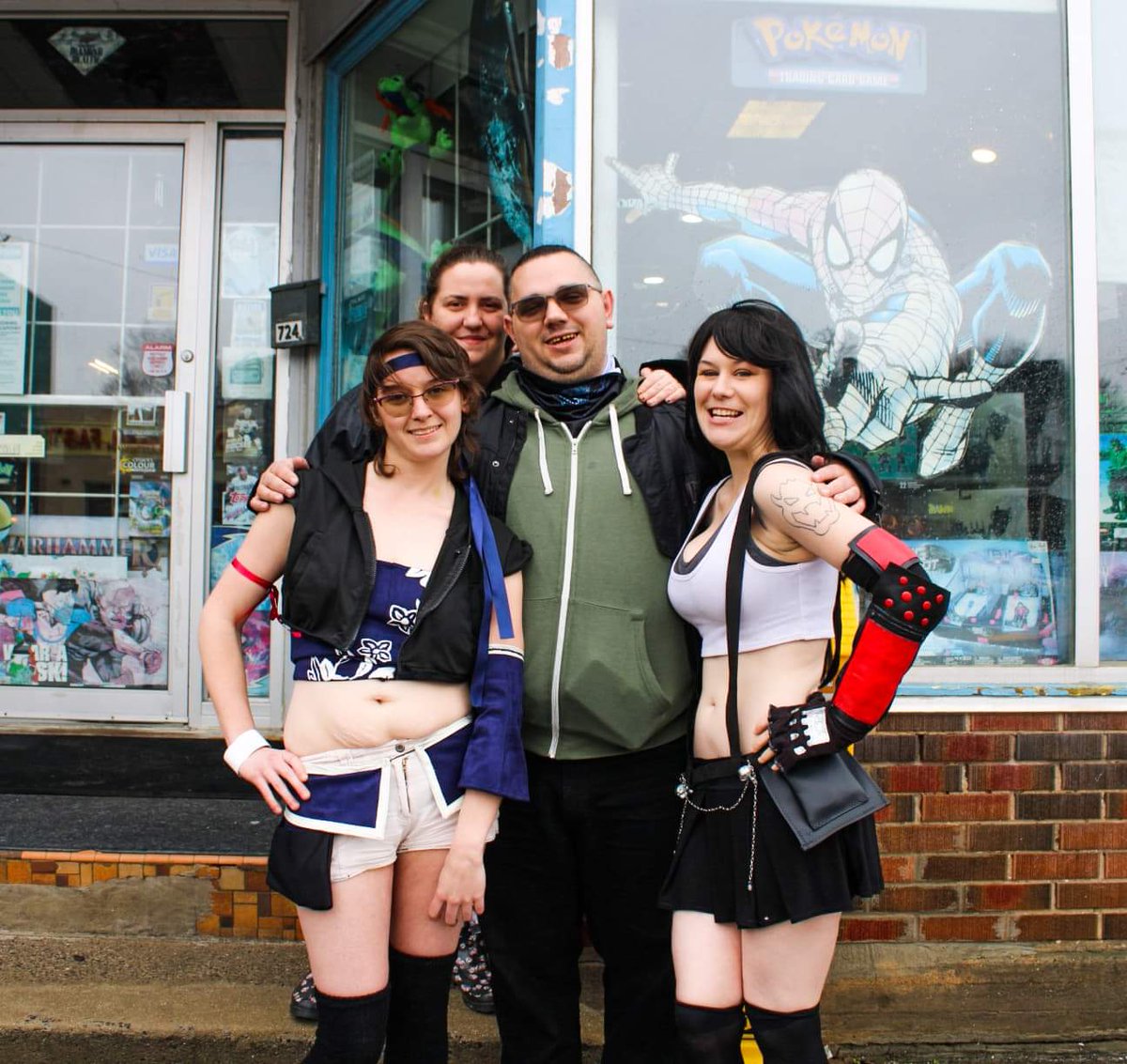 KtwnFFTCG's tweet photo. During yesterday's OSS tournament 2 players couldn't take part though they did come by for a bit to show support also 2 cosplayers from Ottawa came by which was awesome!
#FFTCG 
#ossfftcg
#cosplay 
#Tifa 
#yuffie 
#FF7 
#tournament
#kingston
#actionpackedcomics
#ontario 
#canada https://t.co/efsj9Y7b7l