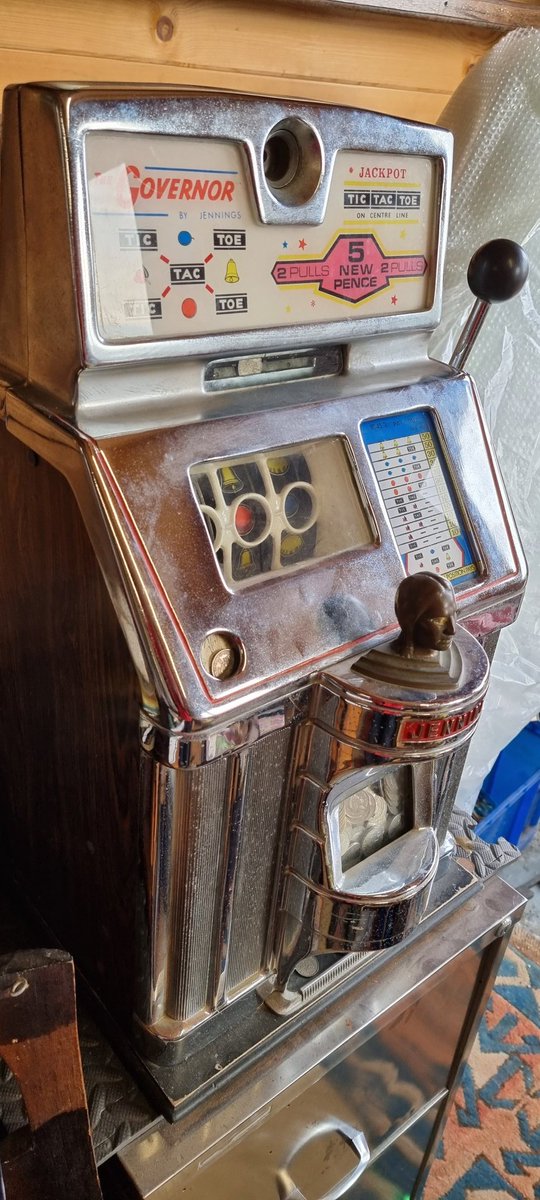 AAuctioneers's tweet photo. A Jennings slot machine. Start your own arcade? Auction on Weds. #Collectibles #arcade #slotmachine #onearmbandit #fairground #vintagetoys
https://t.co/NGbtDFgzfK https://t.co/lbKOMEwl4M