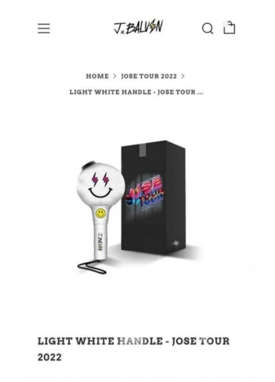 Enteral_army's tweet photo. So copying songs weren't enough we are copying light sticks now? Lmaoooo You'all ain't lasting baby 😂 like who even are you 
#btskings #BTSARMY #BTS https://t.co/MHDv39tr4y
