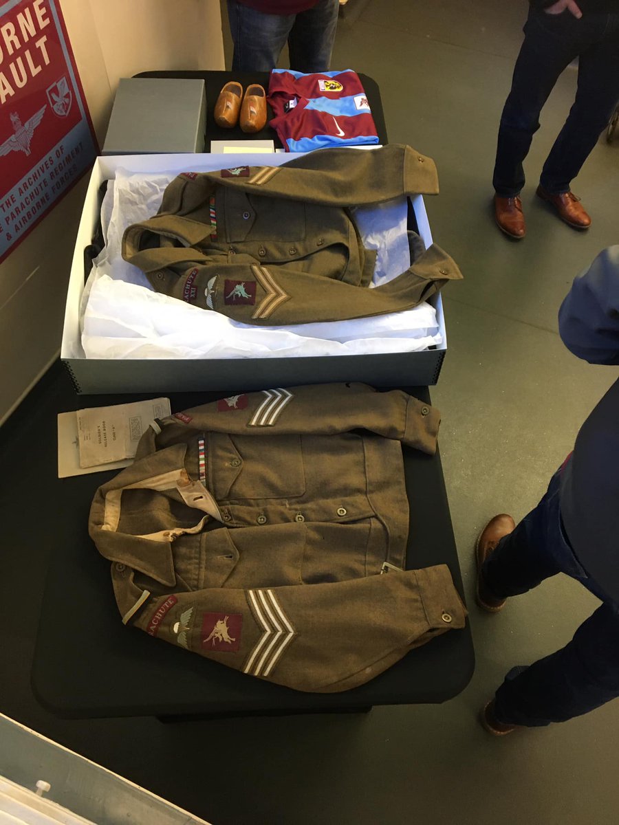 Arnhem44Fellow's tweet photo. Many thanks to Airborne Assault Duxford for hosting two  groups of members this weekend for a behind the scenes look there...One of many highlights the VC of Captain Queripel - more photos and a full report in a future newsletter......Many thanks again! https://t.co/rZdFQ5C1Gp