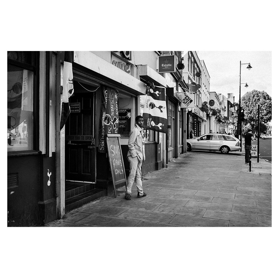 AndersenMStudio's tweet image. IT'S MATCH-DAY! West Ham at home.
Here are some memories from past West Ham encounters taken from the 248-page beautiful photo book ’Can’t Smile Without You’, following the Spurs fans home and away from 2013–2017. 
Very few copies are now available.
shop.martinandersen.co.uk