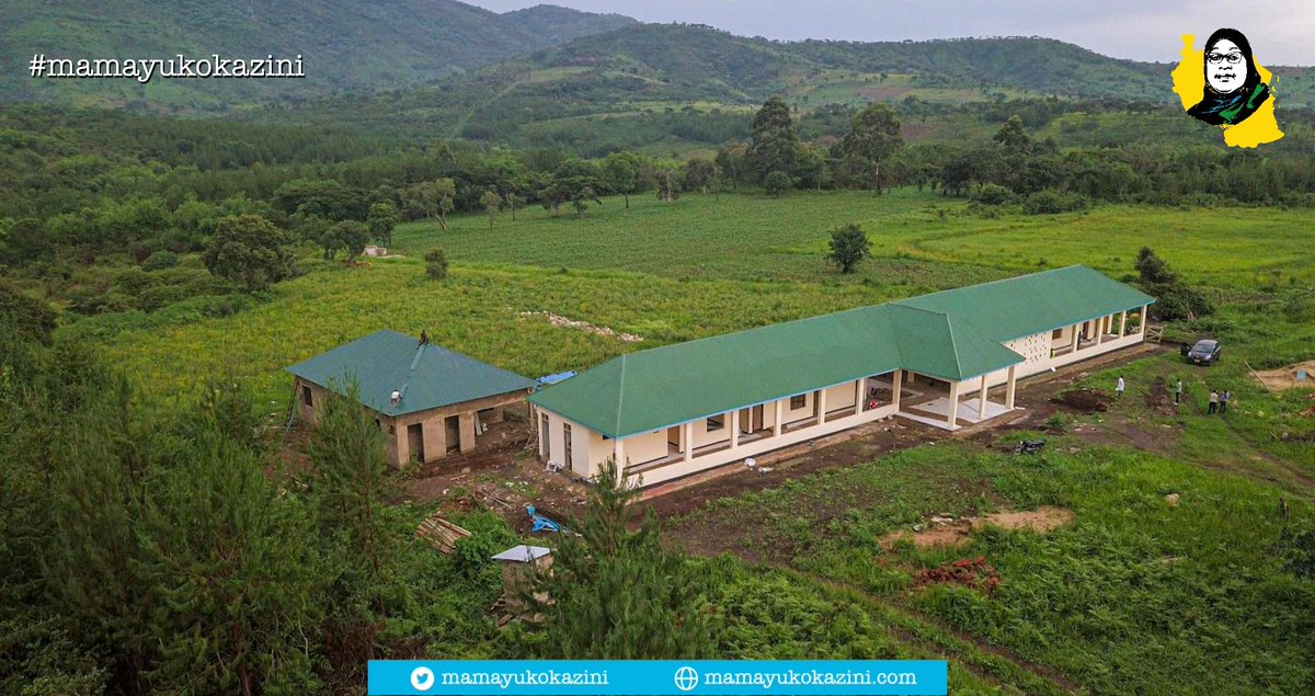 seif_tanzania's tweet photo. Fikiria mwanafamilia ni mjamzito, hospitali ipo 70km, unahitaji TZS 100,000 kumfikisha hospitali, lakini huna kiasi hicho.

Hii ni adha waliyokumbana nayo wakazi wa Mundindi, Ludewa, lakini #MwakaMmojaNaSamia wamejengewa kituo cha afya, changamoto hizo zimekwisha #MamaYukoKazini https://t.co/qJR6WIvsBU