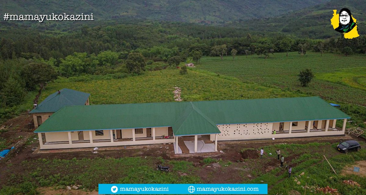 seif_tanzania's tweet photo. Fikiria mwanafamilia ni mjamzito, hospitali ipo 70km, unahitaji TZS 100,000 kumfikisha hospitali, lakini huna kiasi hicho.

Hii ni adha waliyokumbana nayo wakazi wa Mundindi, Ludewa, lakini #MwakaMmojaNaSamia wamejengewa kituo cha afya, changamoto hizo zimekwisha #MamaYukoKazini https://t.co/qJR6WIvsBU