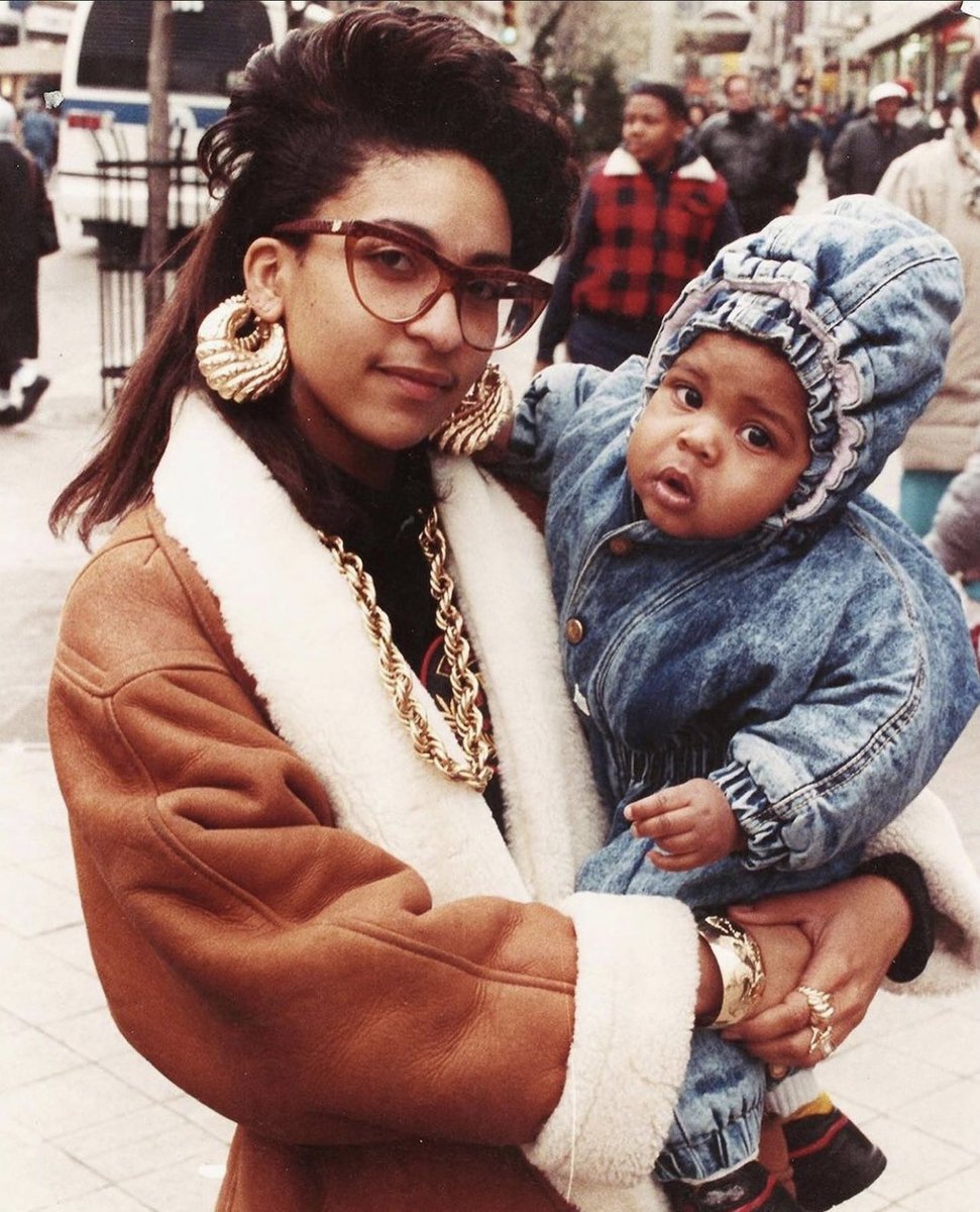Street Style in NYC during the 80s/90s!🖤
