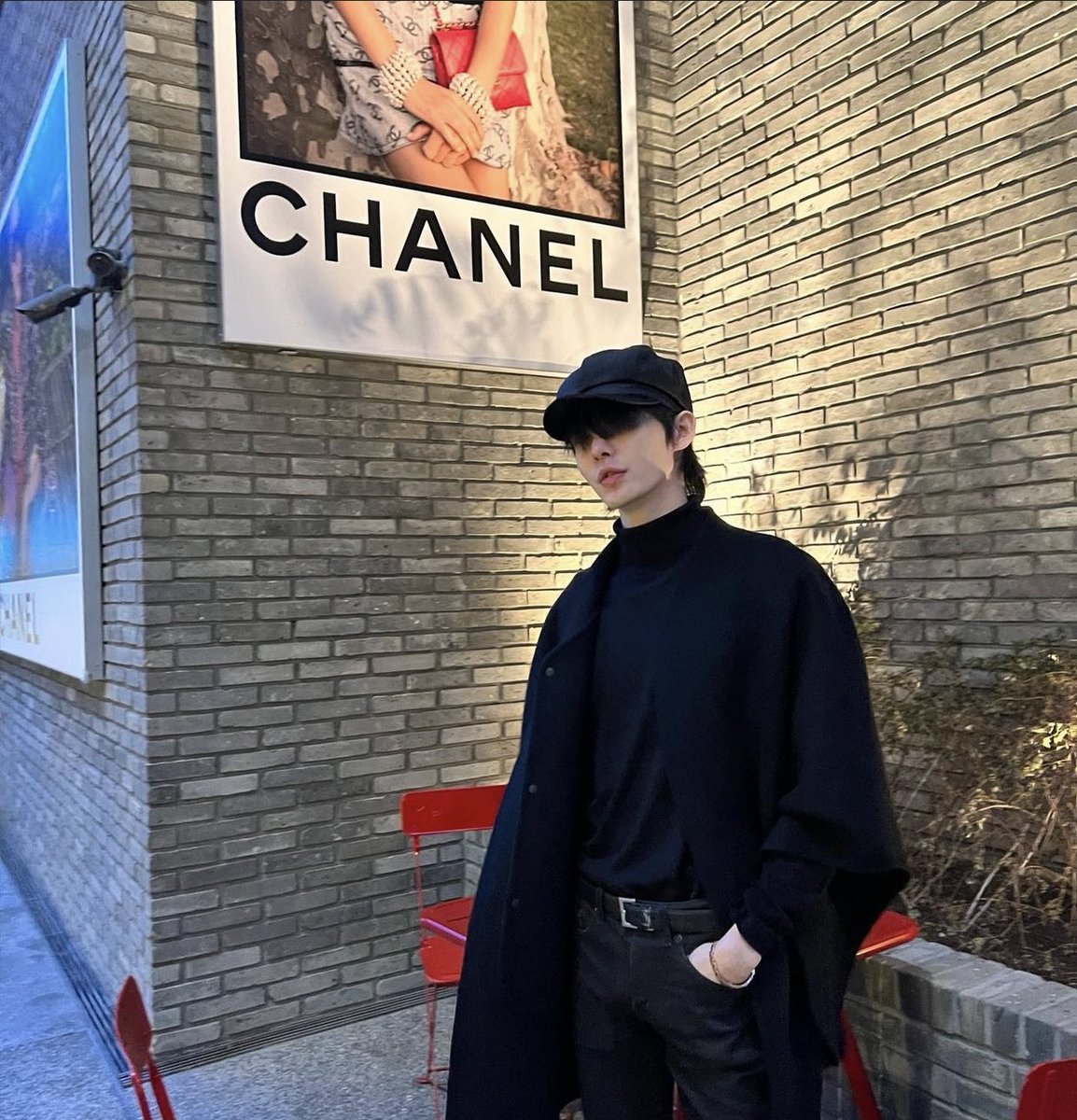 when hyunjun wears all black >>