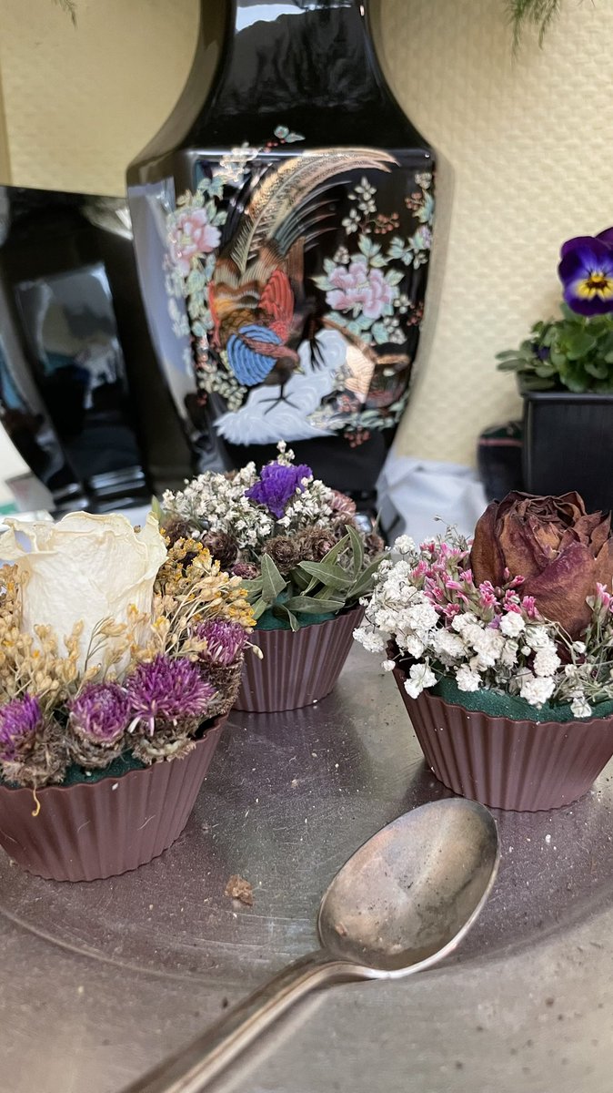 FoodAngers's tweet photo. Au menu de ce jour du #printemps, les appétissantes créations de l’@ExpoFlo par les étudiants @agrocampusouest #Angers 🧁🌺🌸 #supernature 
À voir jusqu’à ce soir ! https://t.co/zKDh5LybXp