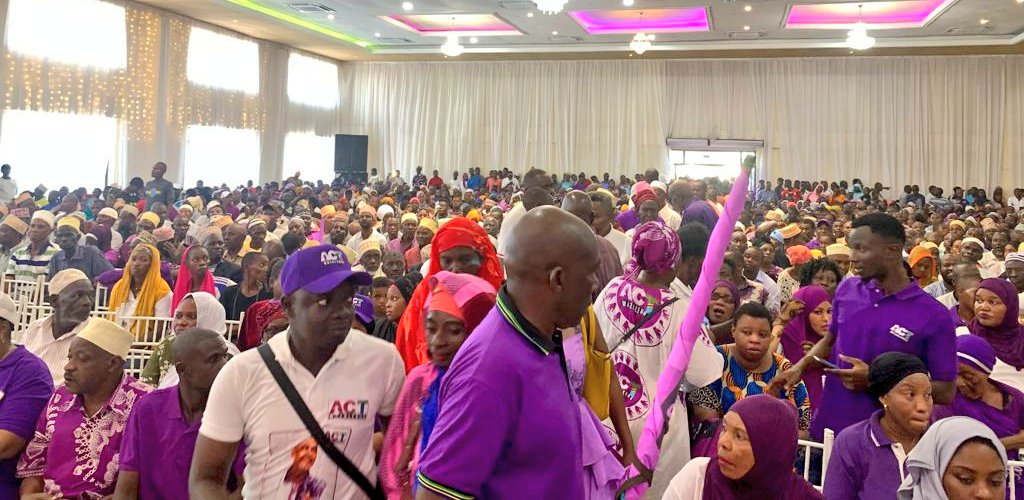 Ndolezi_Petro's tweet photo. Hili ni Balaaa la Dar es Salaam. Kuna chama kinajiita cha upinzani chenye kazi ya kupandikiza chuki.

Adui yetu mkubwa ni CCM.  Will defeat CCM .. Chadema endeleeni kutukana tu. 

Usipoongoza Utaongozwa https://t.co/yyOM8n54Cw