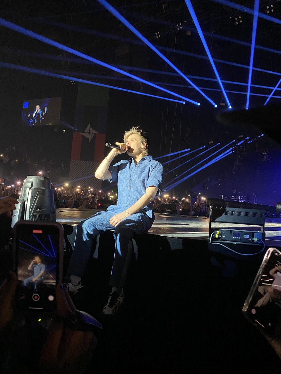 isiaduhaut's tweet photo. ORELSAN TOUR 
CIVILISATION 💚💙❤️🤍
Merci pour ce magnifique et incroyable moment !
@Orel_san @skreadofficial @phazzmusic #ablaye 
#Orelsan #civilisation #orelsan2022
#accorhotelarena #brecy https://t.co/0HxC5GQBp4
