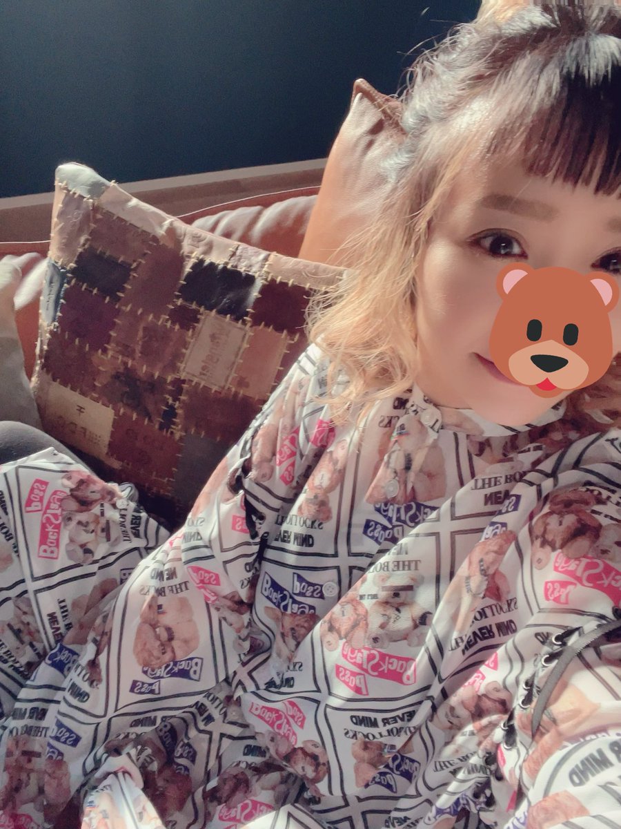 綾鷹さんに会いに!

可愛らしい方やった！距離近くて緊張してドキドキした(´⊙ω⊙`)

絵をプレゼントしてんけど，受け取って貰えたしお話しも出来てめっちゃ嬉しかった!喜んでもらえたかなぁ｡

一緒に写真撮る為に人生初熊の服買ったり楽しい1日やった！綾鷹さんが選んでくれたから大事にするʕ•ᴥ•ʔ