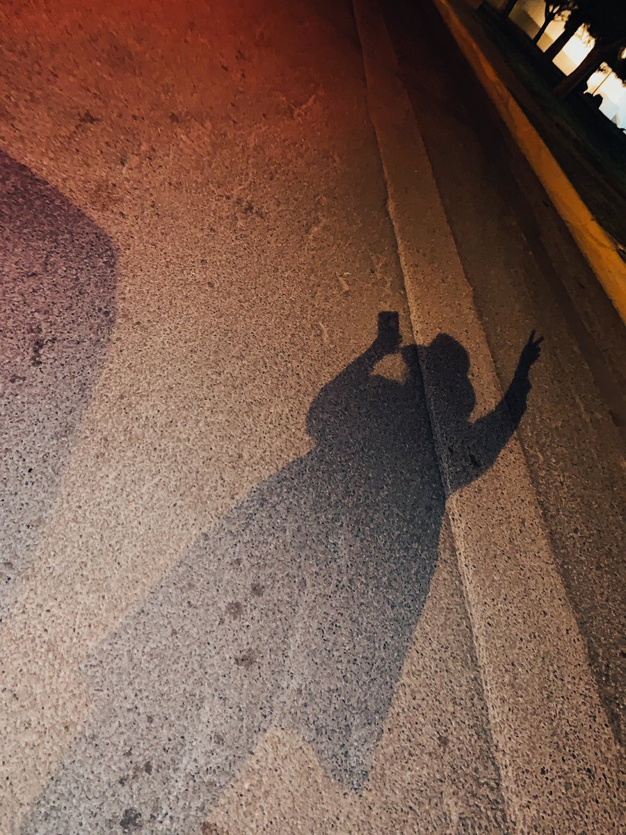 emivalenzuela's tweet photo. Noche buchona hermosa >>> https://t.co/0p7Sh6ts2o