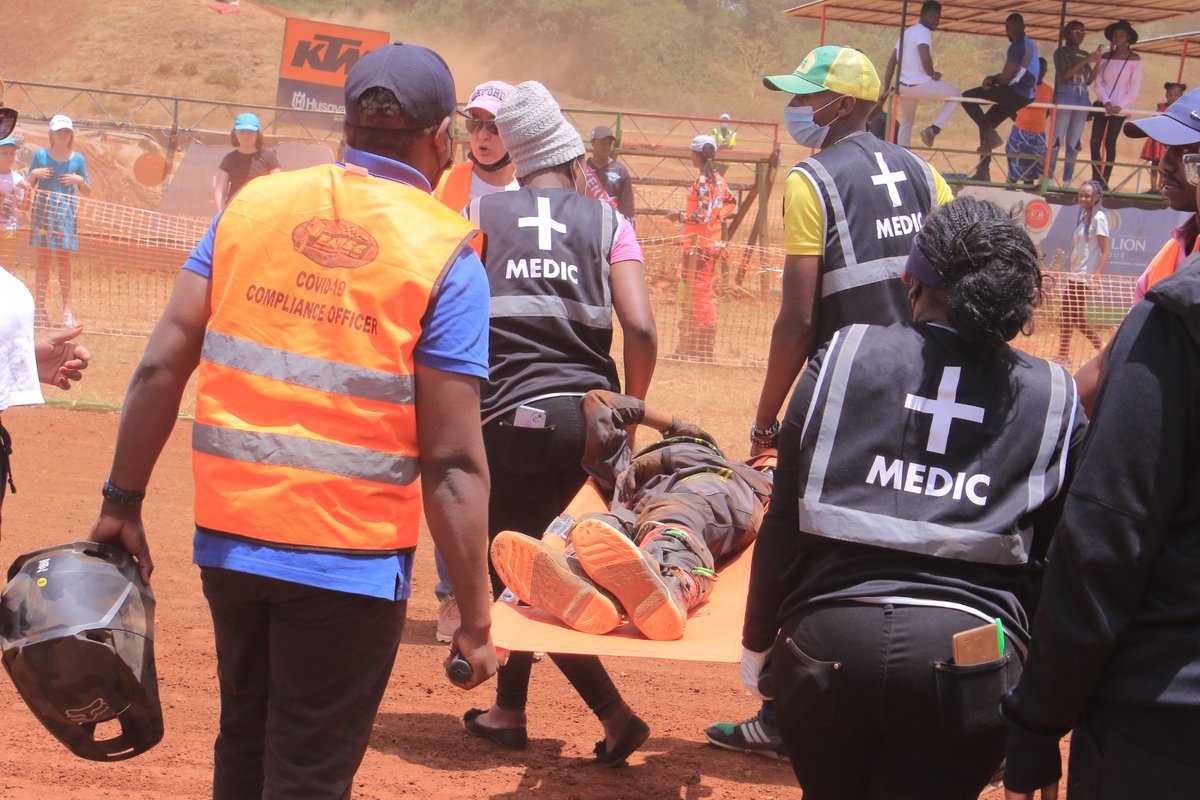 RequestACeleb's tweet photo. Round 3 of the Kenya National Motocross Championship ongoing at the Jamhuri Race Track in Nairobi.
Also being celebrated are the valiant 'Women in Motocross'
#motorsport
#mspoti
#eljayproductions
#EAMSC https://t.co/V3zViyyalR