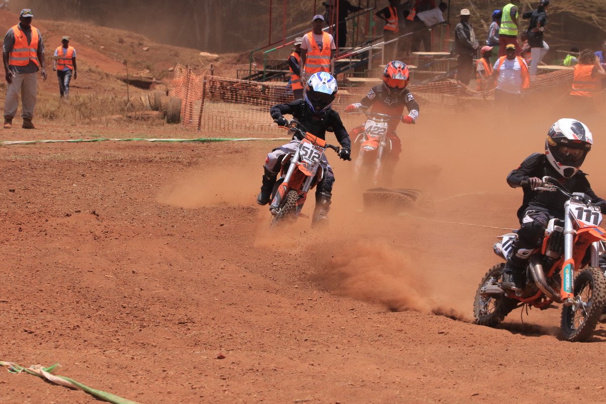 RequestACeleb's tweet photo. Round 3 of the Kenya National Motocross Championship ongoing at the Jamhuri Race Track in Nairobi.
Also being celebrated are the valiant 'Women in Motocross'
#motorsport
#mspoti
#eljayproductions
#EAMSC https://t.co/V3zViyyalR