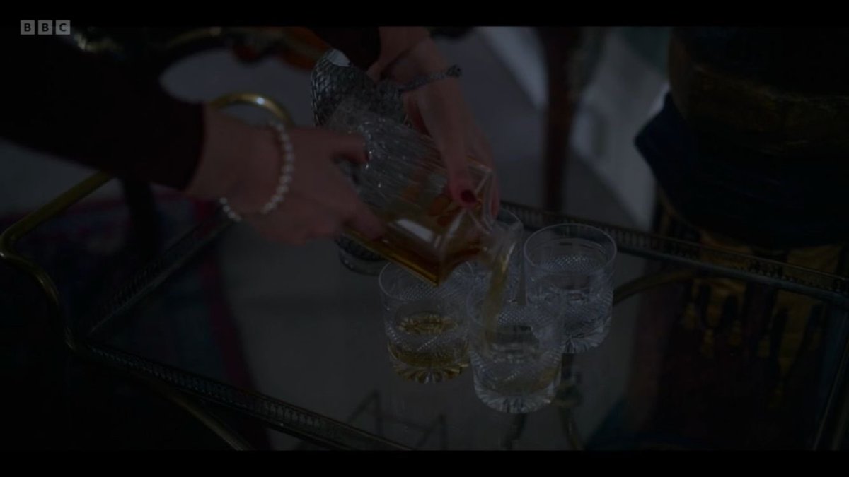 CumbriaCrystal's tweet photo. Spotted 🔍
@ThePeakyBlinder our Grasmere Vintage champagne https://t.co/gxaR5bXAMm and Grasmere Double Old Fashioned https://t.co/IBy3tlV0R1
#PeakyBlinders #vintagestyle #whisky #Crystal https://t.co/R6HVpojtbH