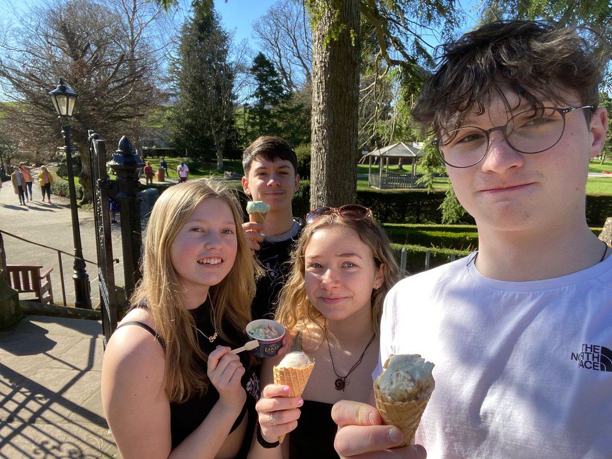 KeswickLbh's tweet photo. A well deserved treat at the end of a walk along the shores of Derwentwater in the spring sunshine @keswickschool #iloveboarding https://t.co/Yl3GNhfNro