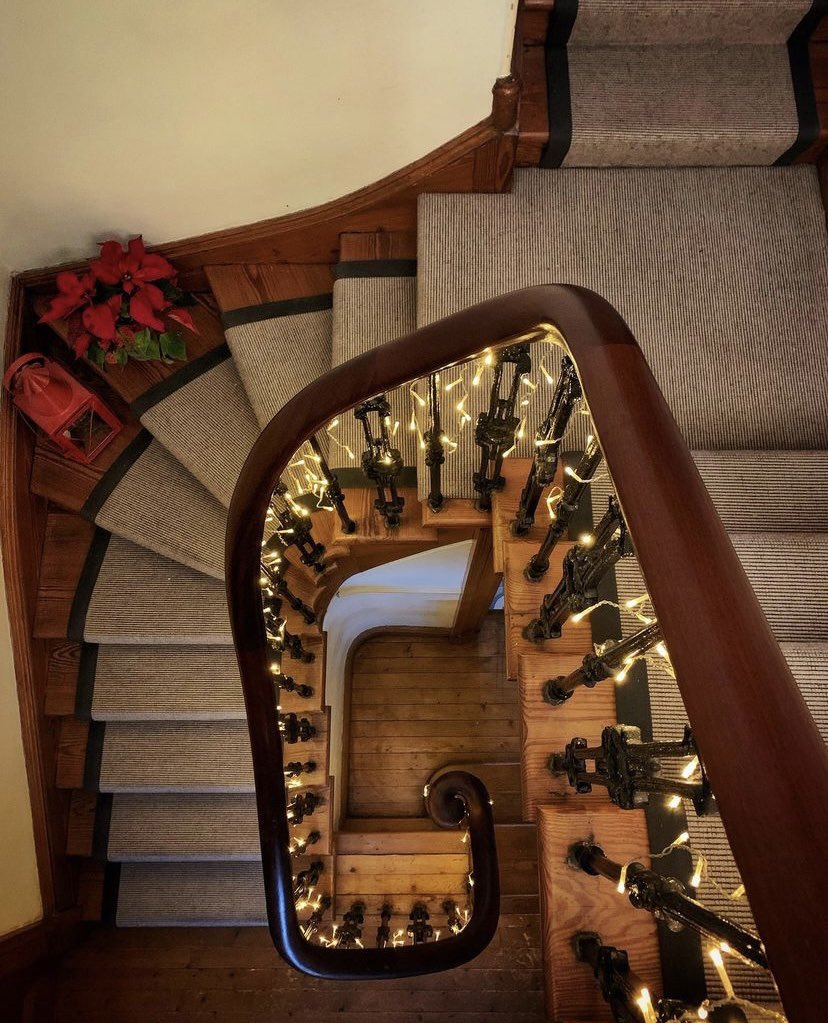 EEkirstie's tweet image. 📣 Just a wee reminder that if you live in Scotland, today is #censusday 📣

👉🏻 The census provides a fascinating snapshot in history; below is part of the 1891 census showing master saddler John Henderson and his family a few years before they built the house I now live in… 🧵