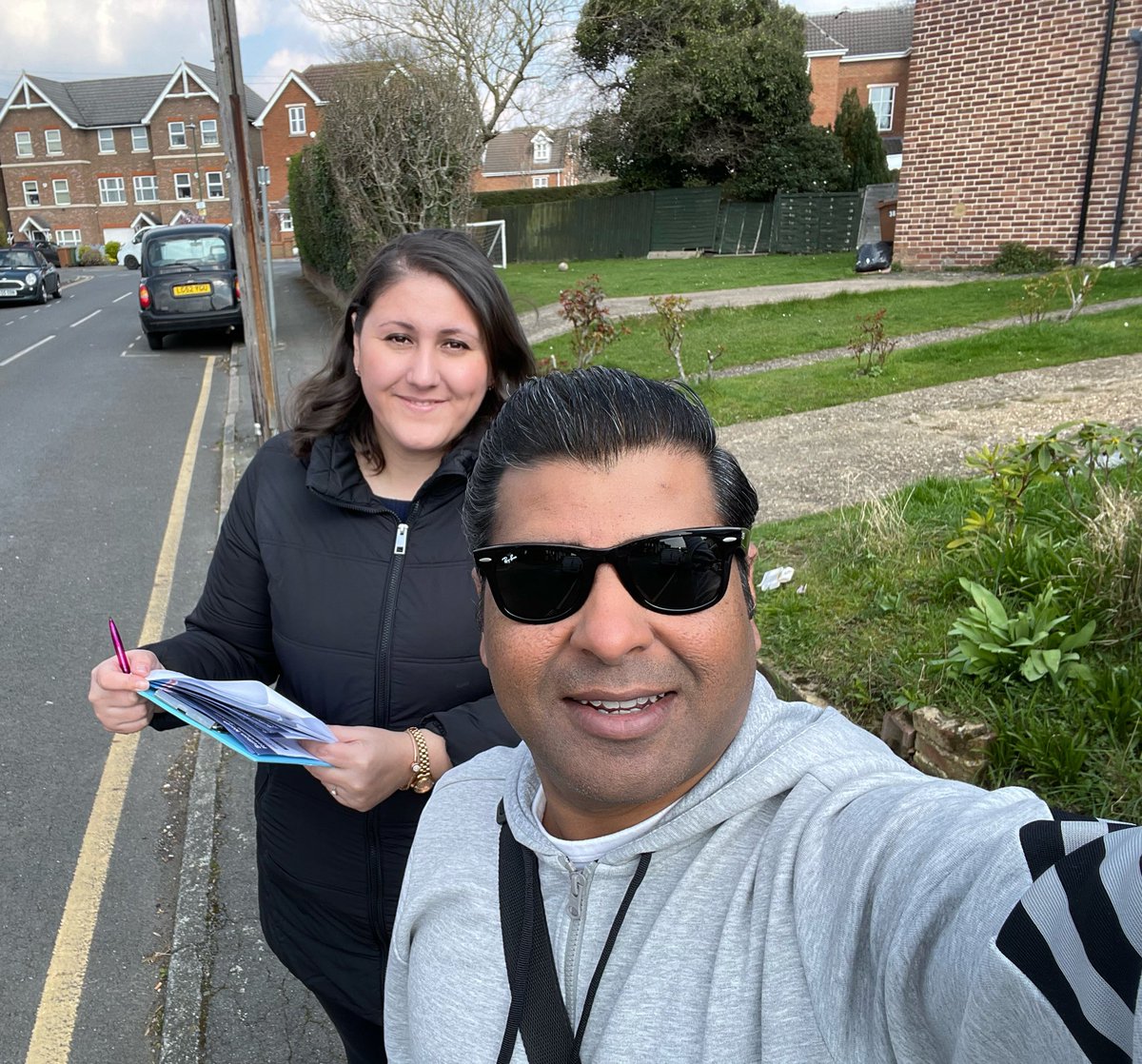 iamaamirharoon's tweet photo. Out and about in #SuttonNorth ward, listening to residents’ view on Sunday morning. A number of residents are unhappy with the LibDem run #Sutton council policies as the policies were introduced without any consultations with the residents.
#VoteConservatives 🗳 https://t.co/EsDtURiGOk