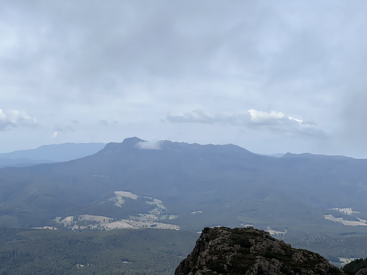 ocelotte's tweet photo. Then ducked across to #MtBarrow. https://t.co/hAzIQwJGq6