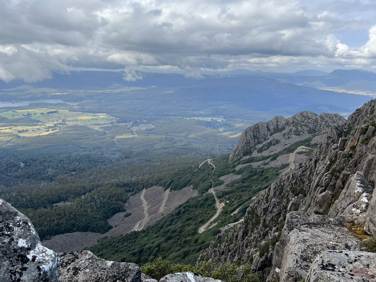 ocelotte's tweet photo. Then ducked across to #MtBarrow. https://t.co/hAzIQwJGq6