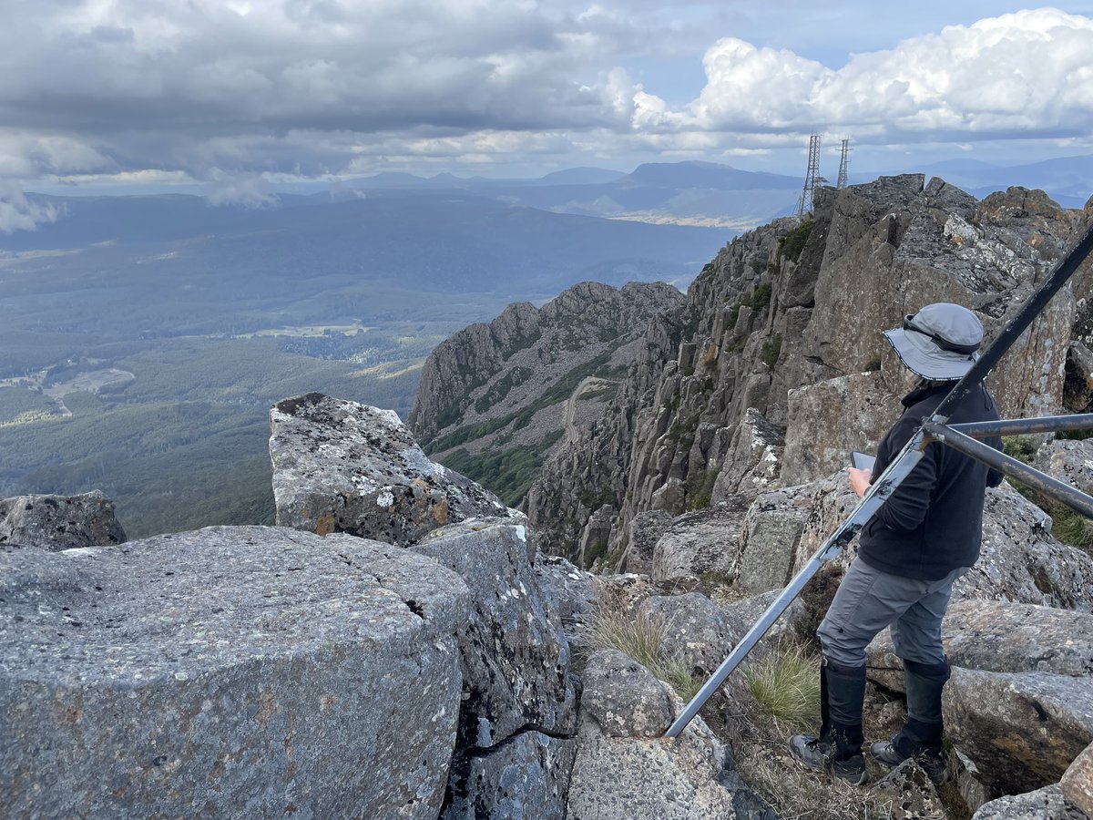 ocelotte's tweet photo. Then ducked across to #MtBarrow. https://t.co/hAzIQwJGq6