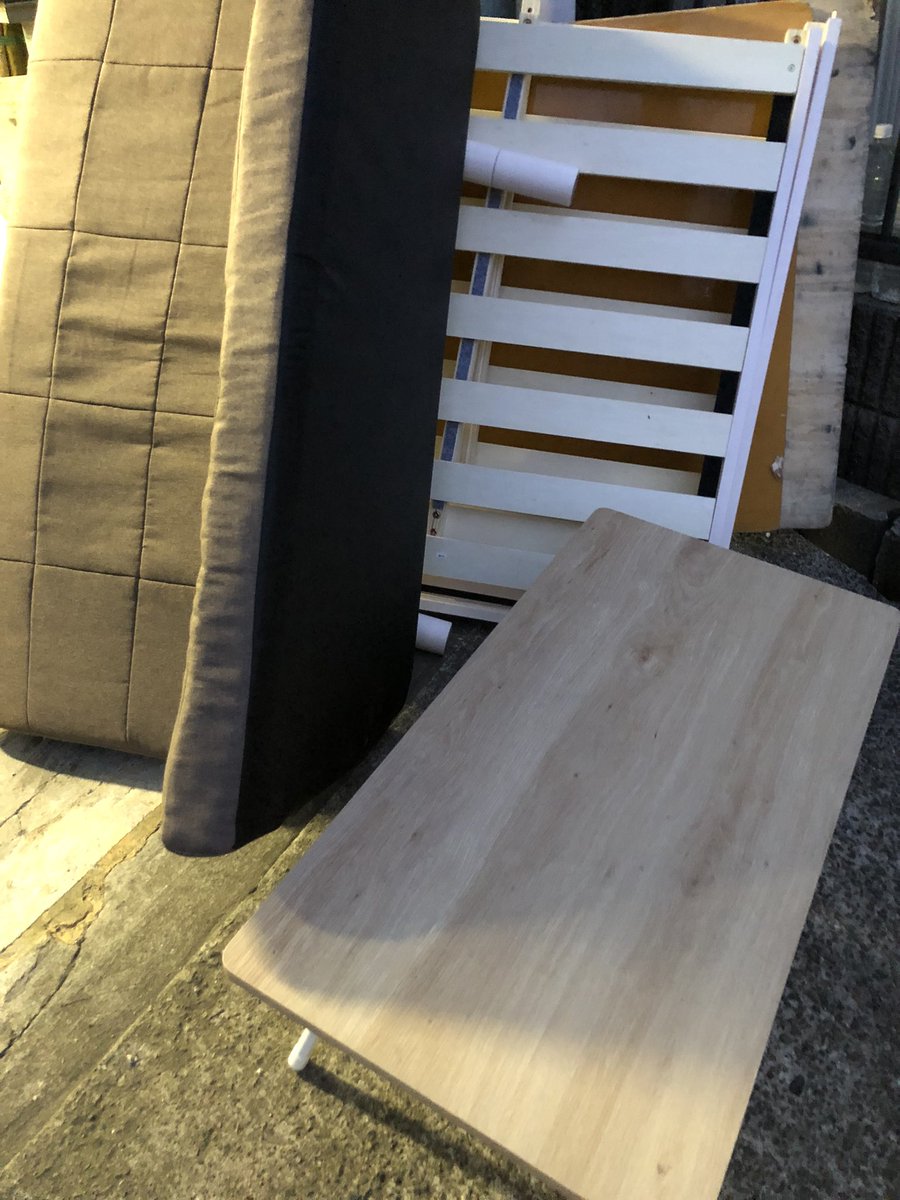 recycle_base's tweet photo. 中原区にて引越しに伴う家具家電のご依頼でした♪
運び出しもご協力いただきスムーズに作業完了できました😊
#引越し
#リサイクルショップ
#家電家具買取
#不用品回収
#リサイクルベース
#川崎
#中原区 https://t.co/B5VrDBz5wd