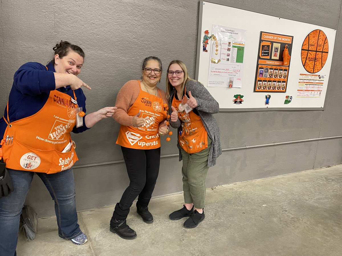 Our new cashier Saggy received her “Super Credit-Star” Apron,
As soon as she punch-in, getting a new Credit card, closing Strong this month with 47+ Awesome Job!!