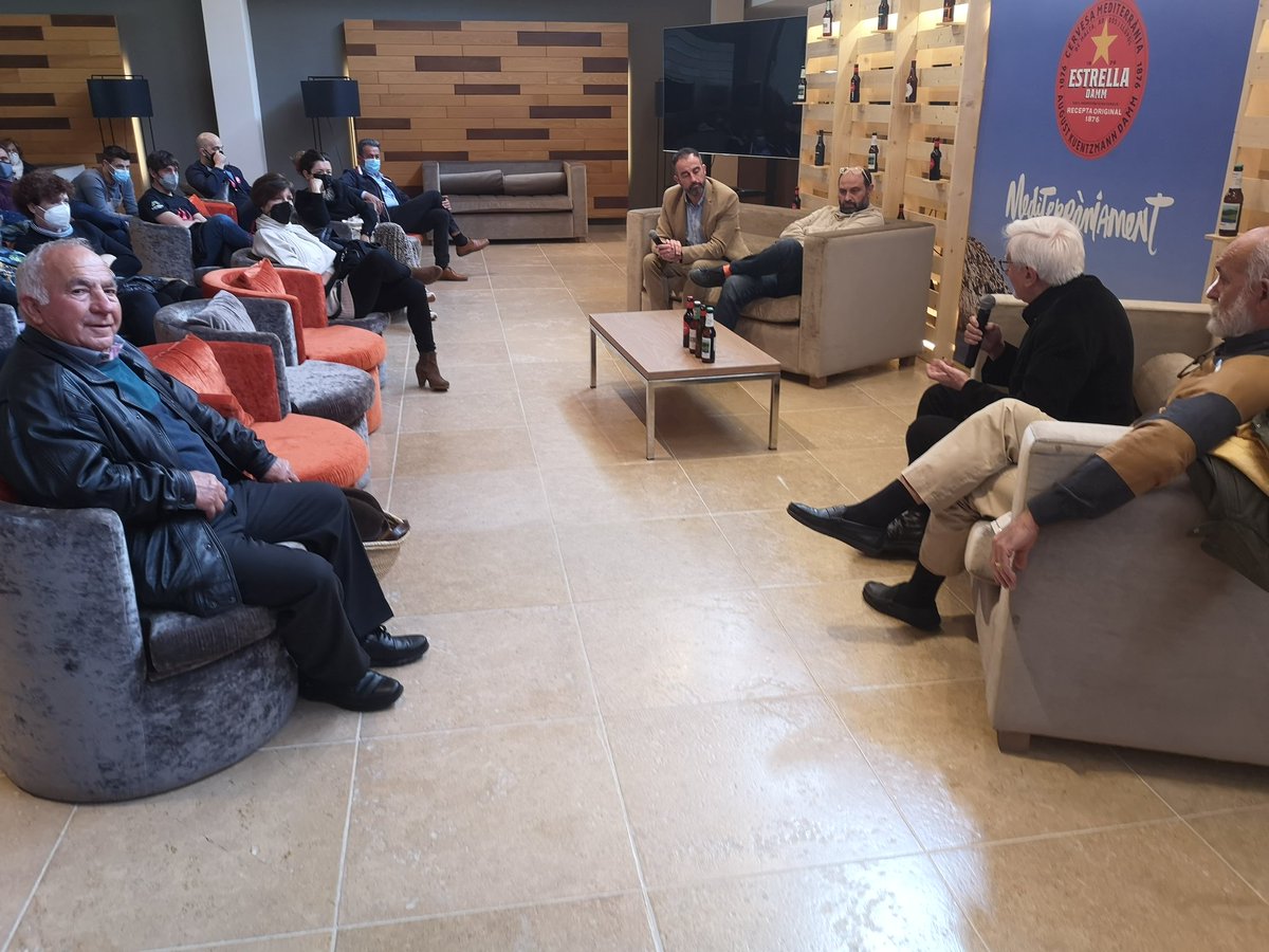 TomeuCuiner's tweet photo. Toni Ballador en la conferencia de Toni Pinya #ProturChef22 #ProturChefKids20 @ProturChef @TomeuCaldentey https://t.co/rraCFA09cR https://t.co/1B4QShtHet