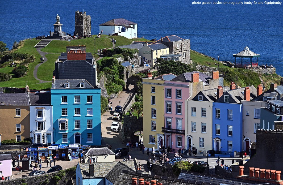 eye to eye with a seagulls eyes
its stare to chastise
let fall its wing to baptise 
as it passes by
*Castle Square and Castle Hill with the wonderful Tenby Museum
<a href="/GDPTenby/">Gareth Davies Photography Tenby</a> photo
<a href="/ThePhotoHour/">#ThePhotoHour</a> <a href="/TenbyMuseum/">Tenby Museum and Art 💙</a> <a href="/tenbyobserver/">Tenby Observer</a> <a href="/ItsYourWales/">It's Your Wales</a> @TenbyOfficial