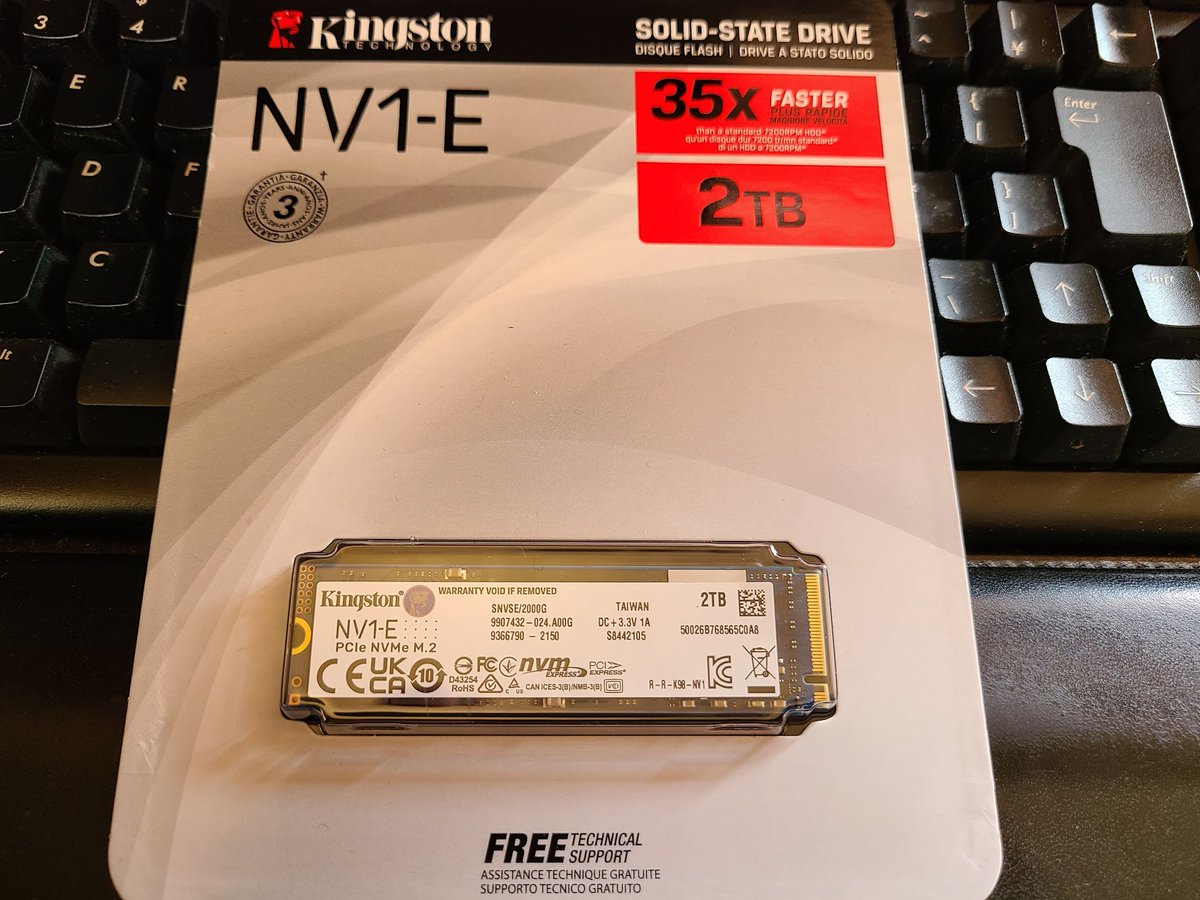 kyounasu's tweet photo. #GPDwinMAX
1年くらい前からずっとストレージの増強考えててやっと交換
#Kingston の #NV1_E 2TB
世相もあって色んな物の価格が上下してるけど、うまく間を縫って購入できたかな?
折角なんでOSもクリーンにしたので1週間くらい思いもよらない事はあるけどそれもまた楽しみ
毎日使ってます https://t.co/3lDCZ0iqoL