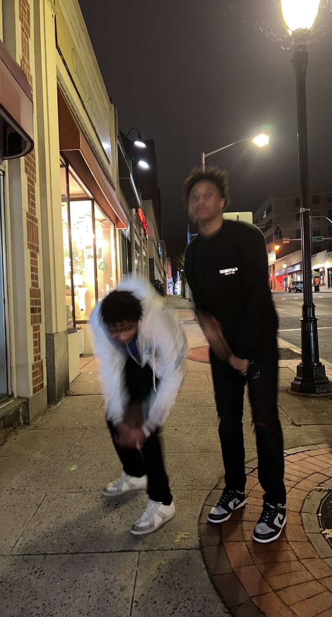 DoubleOhReese's tweet photo. 🖤 https://t.co/zZTZoFRAco