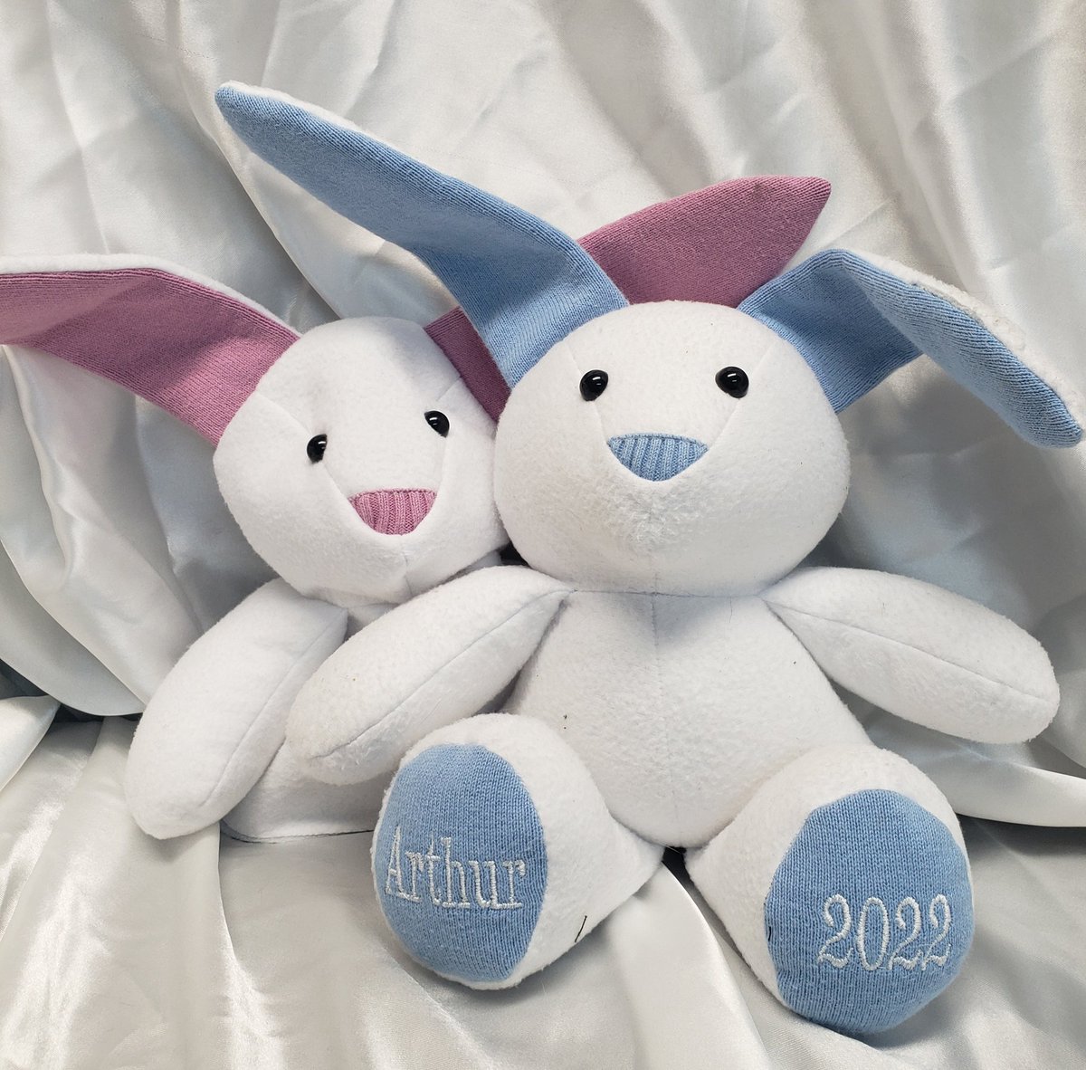 aline_major's tweet photo. $45 Easter Bunnies!!!!!

Snuggly soft fuzzy bunnies are approximately 7" tall (from seated position).  Includes custom embroidered paws 🐾 https://t.co/3rGkeug89i