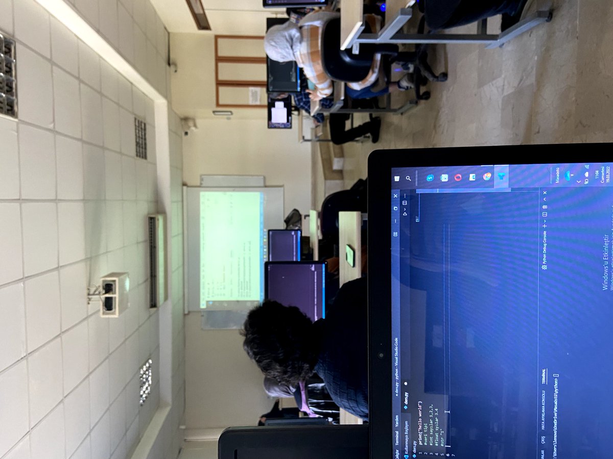 "Python 101" eğitimimizden kareler.📸 Destekleri için GAÜN Bilgi İşlem Daire Başkanlığı'na teşekkür eder, siz değerli üyelerimizi  gerçekleşecek diğer eğitim ve etkinliklerimizde aramızda görmek isteriz.💫
<a href="/gaziantepUniv/">Gaziantep Üniversitesi</a>
@Gaunkulturspor