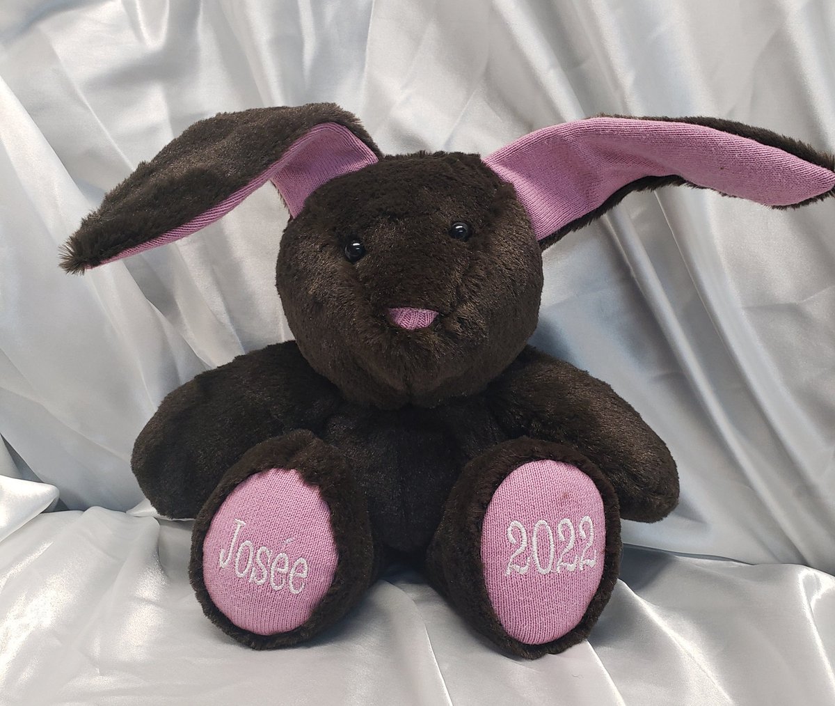 aline_major's tweet photo. $45 Easter Bunnies!!!!!

Snuggly soft fuzzy bunnies are approximately 7" tall (from seated position).  Includes custom embroidered paws 🐾 https://t.co/3rGkeug89i