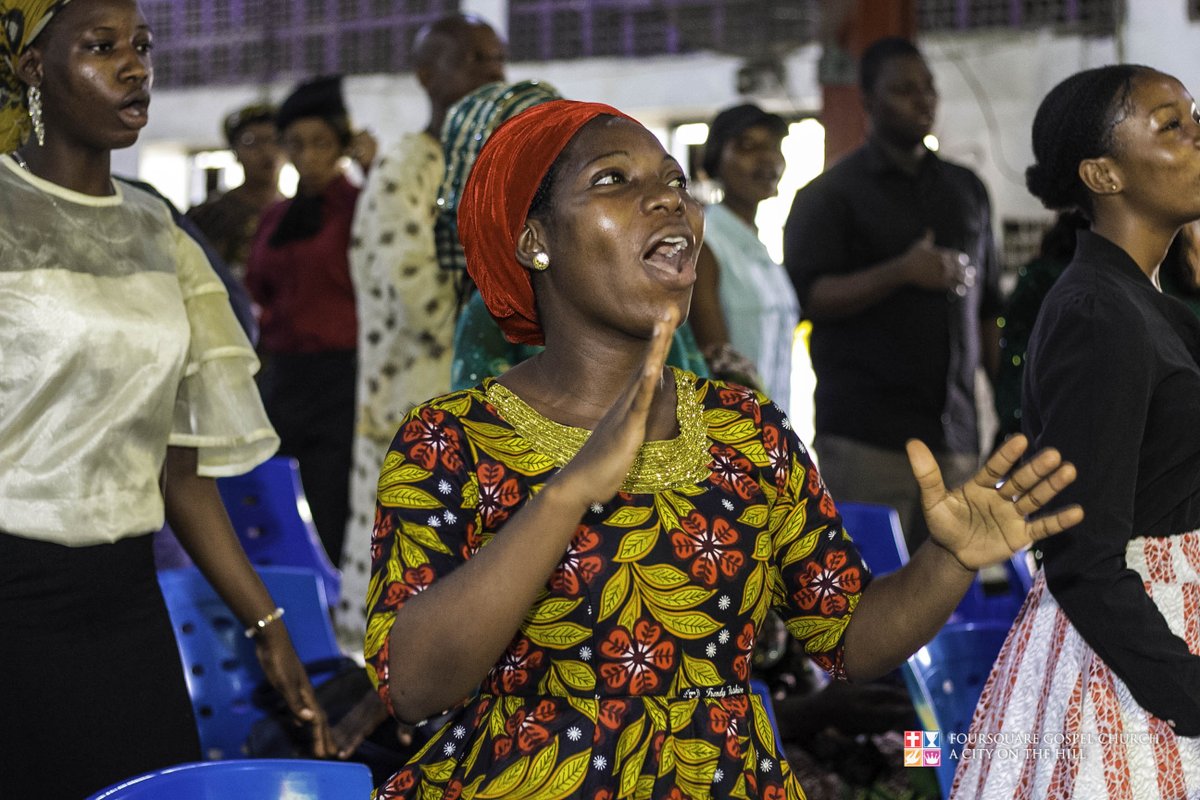 Foursquarejeb's tweet photo. At the Mention of the name of Jesus!!
🎶Demons tremble at the mention of your name
Mountains crumble at the sound of your voice
Our battles are won by the power of Your mighty hand
We are strong cause we have a very big God
… Oluwa e to bi e to bi o e🎶
#FGCJebakoService
#Praise https://t.co/6wXJGbbMz3