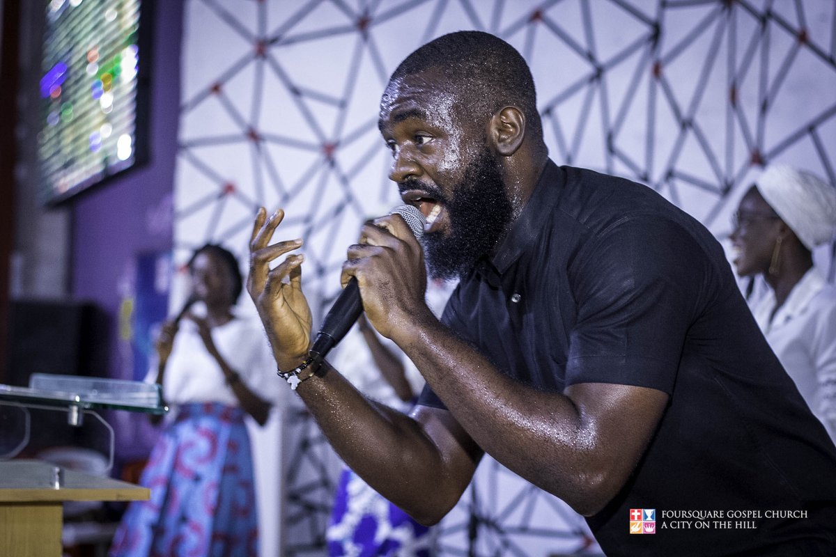 Foursquarejeb's tweet photo. At the Mention of the name of Jesus!!
🎶Demons tremble at the mention of your name
Mountains crumble at the sound of your voice
Our battles are won by the power of Your mighty hand
We are strong cause we have a very big God
… Oluwa e to bi e to bi o e🎶
#FGCJebakoService
#Praise https://t.co/6wXJGbbMz3