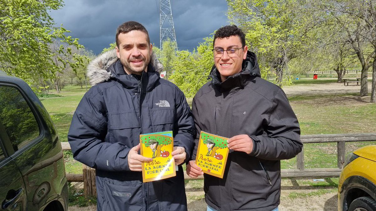 🧹 Acompañamos al <a href="/IesCastillos/">IES LOS CASTILLOS</a> en su iniciativa de recogida de residuos en el parque de Las Presillas de #Alcorcón. 

❤️💚 Las iniciativas de la comunidad educativa son fundamentales para ensanchar el compromiso y la sensibilidad con la preservación de nuestro planeta.