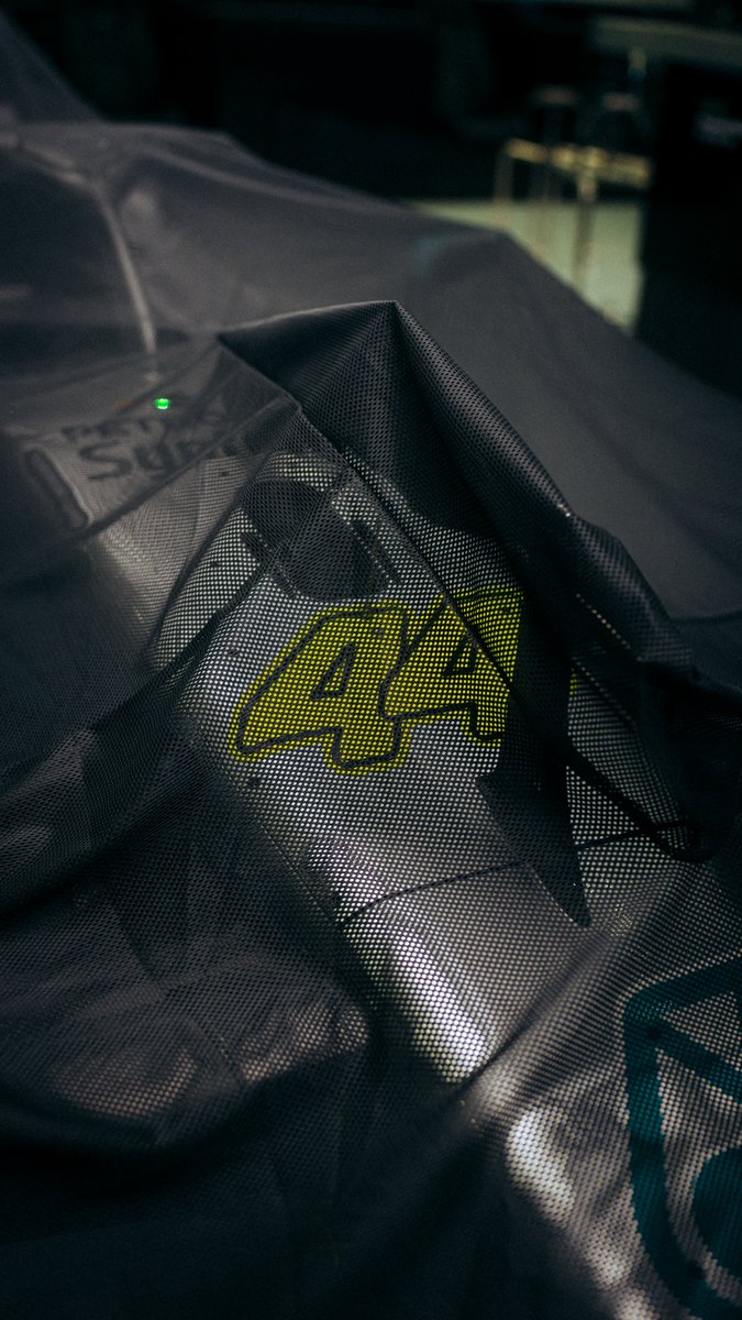 MercedesAMGF1's tweet photo. Covers off. 👏 We've got racing to do today. 👊 https://t.co/No5fWAomAL