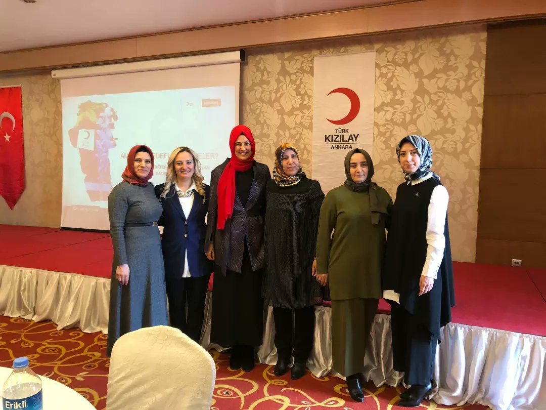 Türk Kızılay Ankara Kadın kolları tarafından düzenlenen geliri insani yardım faaliyetlerinde kullanılacak olan kahvaltı etkinliğine katıldık.
#kızılaykadın110yaşında 
<a href="/kizilayankara/">Türk Kızılay Ankara İl Merkezi</a>
<a href="/kizilaykadin06/">Türk Kızılay Kadın - Ankara</a>