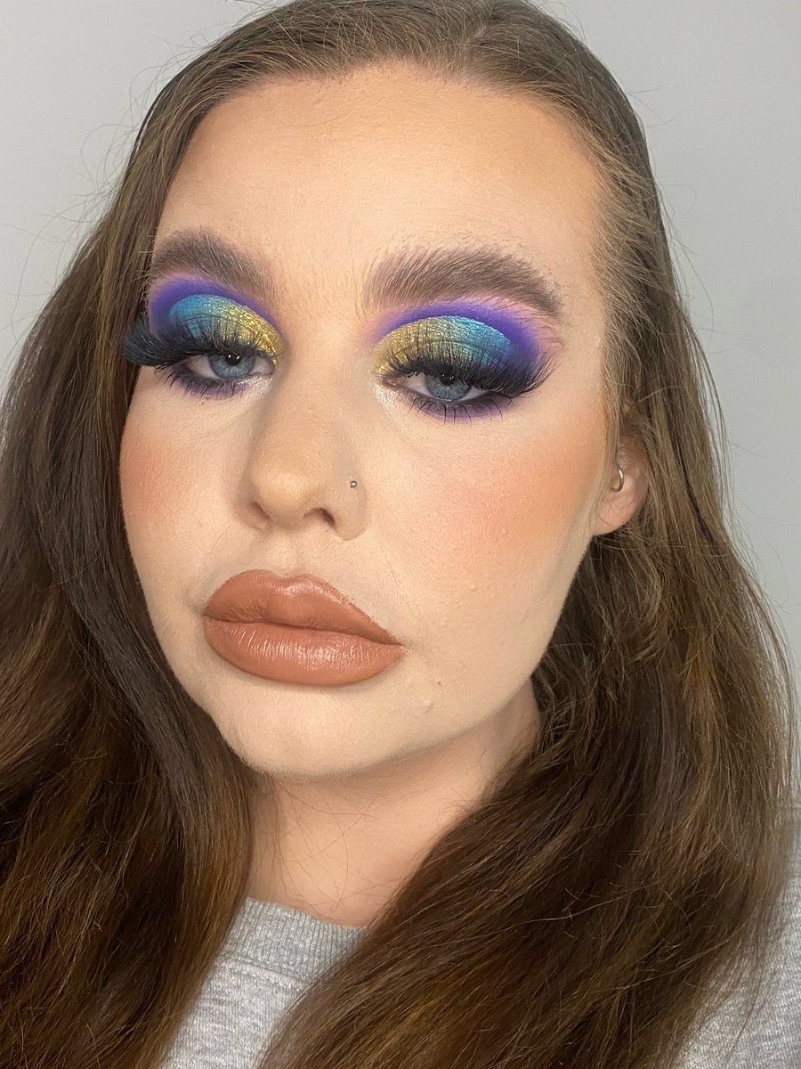 chloetmakeup's tweet photo. Picked myself back up, and served🤌🏻 https://t.co/Nod9IKB6Sb
