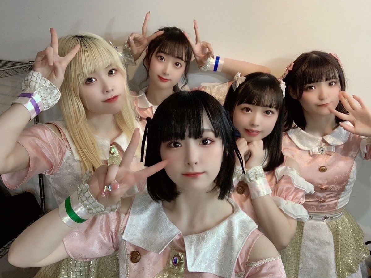 BNBNBooooN's tweet photo. ✨本日✨

本日SHIBUYA DESEOさんでのライブありがとうございました！

遂に明日は3日連続ライブ最終日！
 #ぶんぶん は山中湖にて開催される、アイドル甲子園に出演させて頂きます！⚾️
明日は山中湖にて一緒に楽しみましょう！
《出演時間》15:40~15:55
《特典会》16:30~17:40(㉕)

↓明日のライブ🎶 https://t.co/LFuujarJ2O