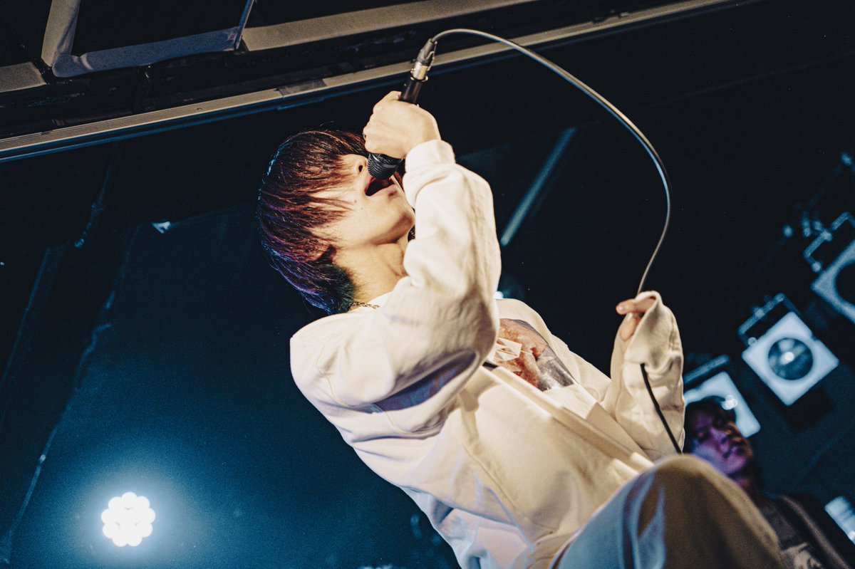 GSQ_band's tweet photo. 【🌐LIVE PHOTO part.2🌐】

マシュマロヘルメット pre.
「人にやさしく」

📸photo by @kuglo21 https://t.co/kBvaD1cvkw