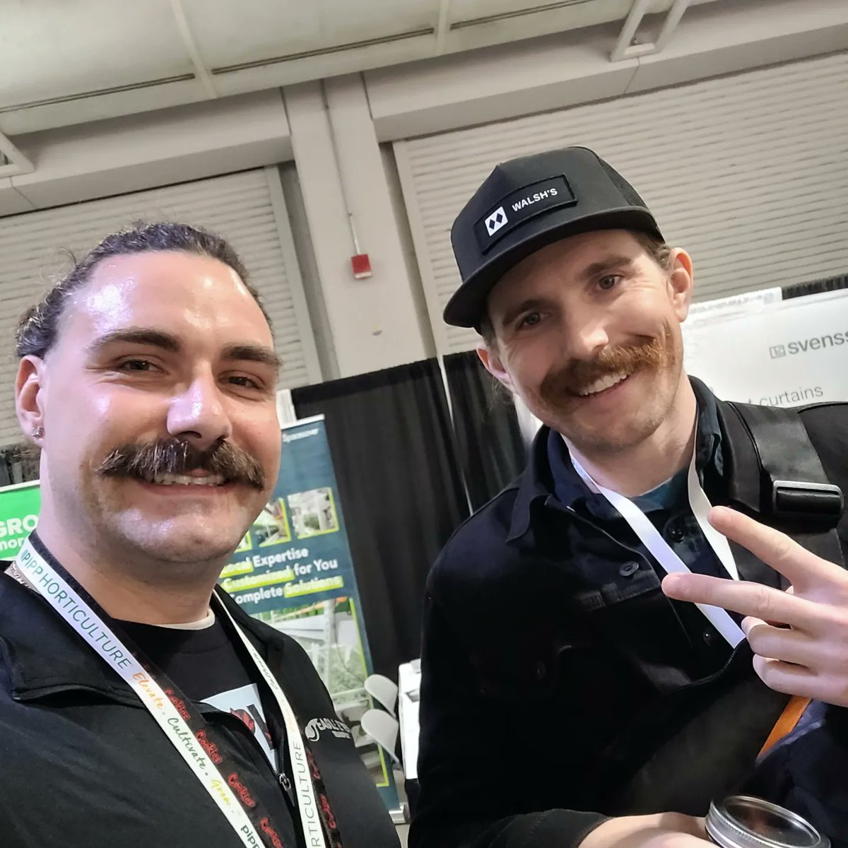 AndyAppleseeds's tweet photo. Ran into my buddy Ian at the Necann convention yesterday! 

#AndyAppleseeds #cannabiscommunity https://t.co/eqkOJwArnB
